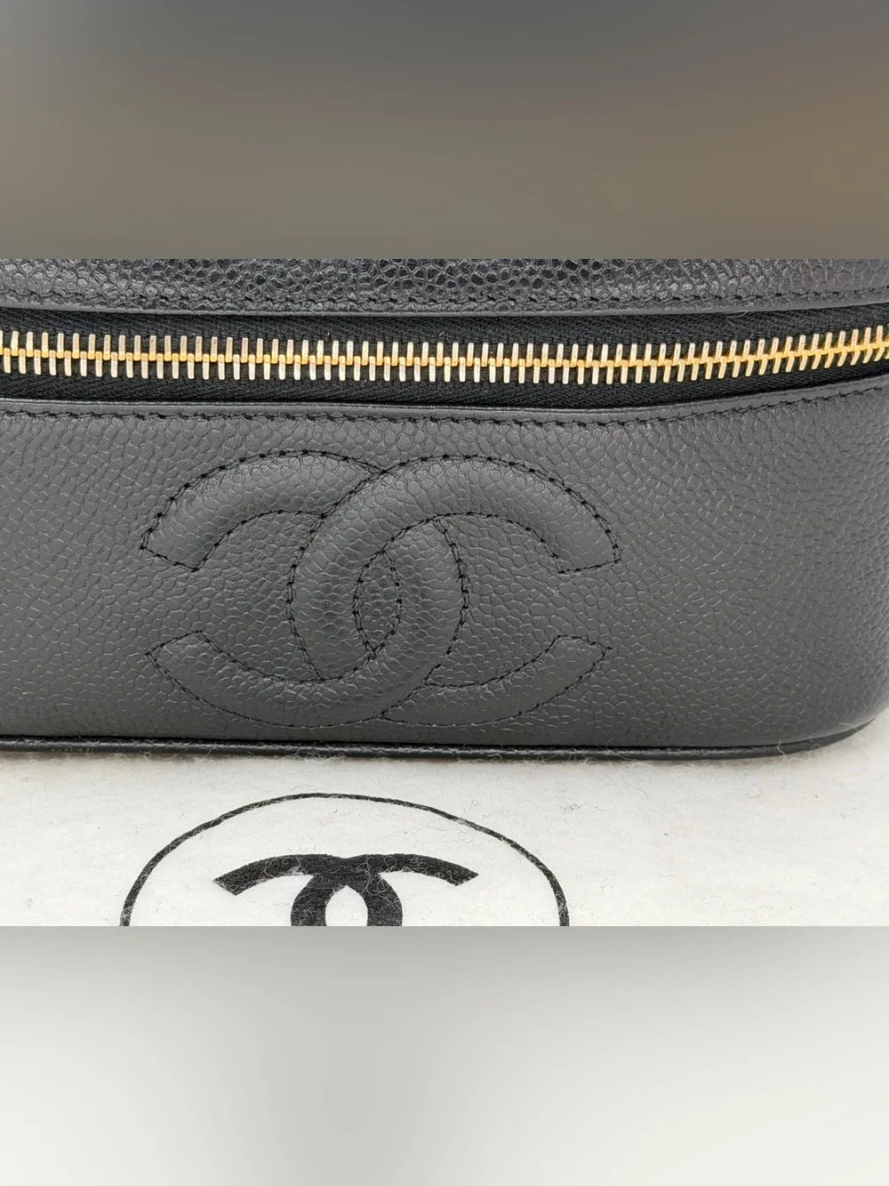 🖤CHANEL Black Caviar Leather CC Logo Vanity Case w/Dust Bag and Entrupy COA🖤 - Picture 13 of 16